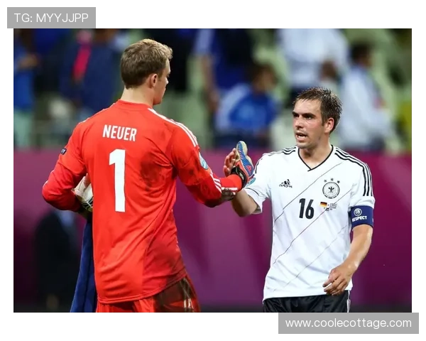 内维斯与罗德里：控场后腰的战术角色与体系适配分析