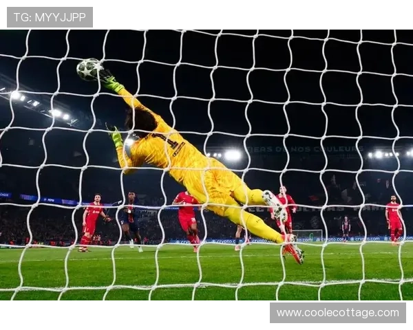 库尔图瓦与阿利松:门线扑救与出球组织风格对比 库尔图瓦与阿利松:门线扑救与出球组织风格对比