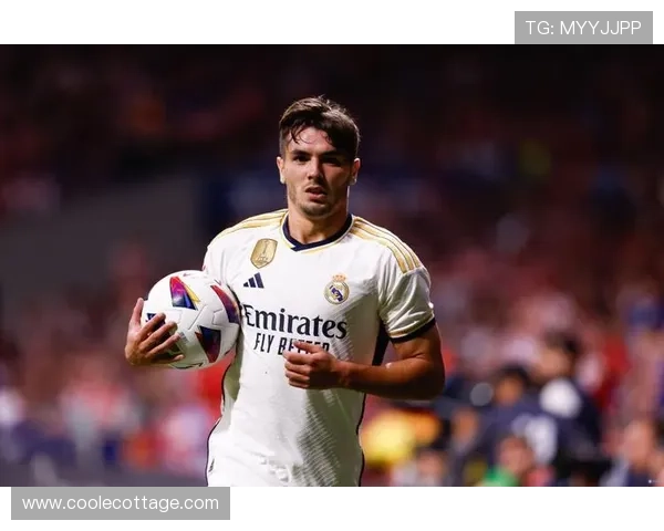 贝林厄姆穿得比明星还贵，球场上看似随意，钱包却不含糊！